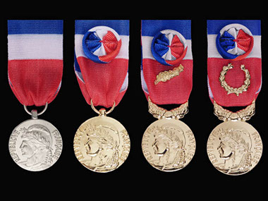 Toute les medailles du travail argent bronze or et grand or